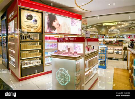 singapore duty free perfumes.